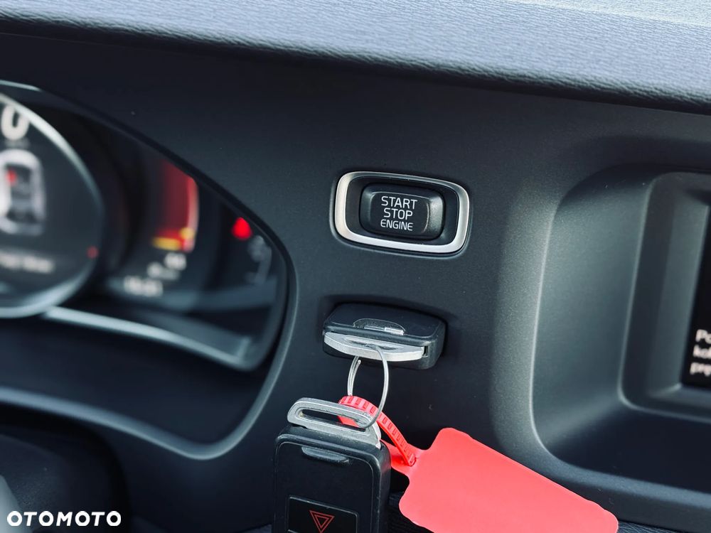 Volvo V40 T2 Momentum - 36