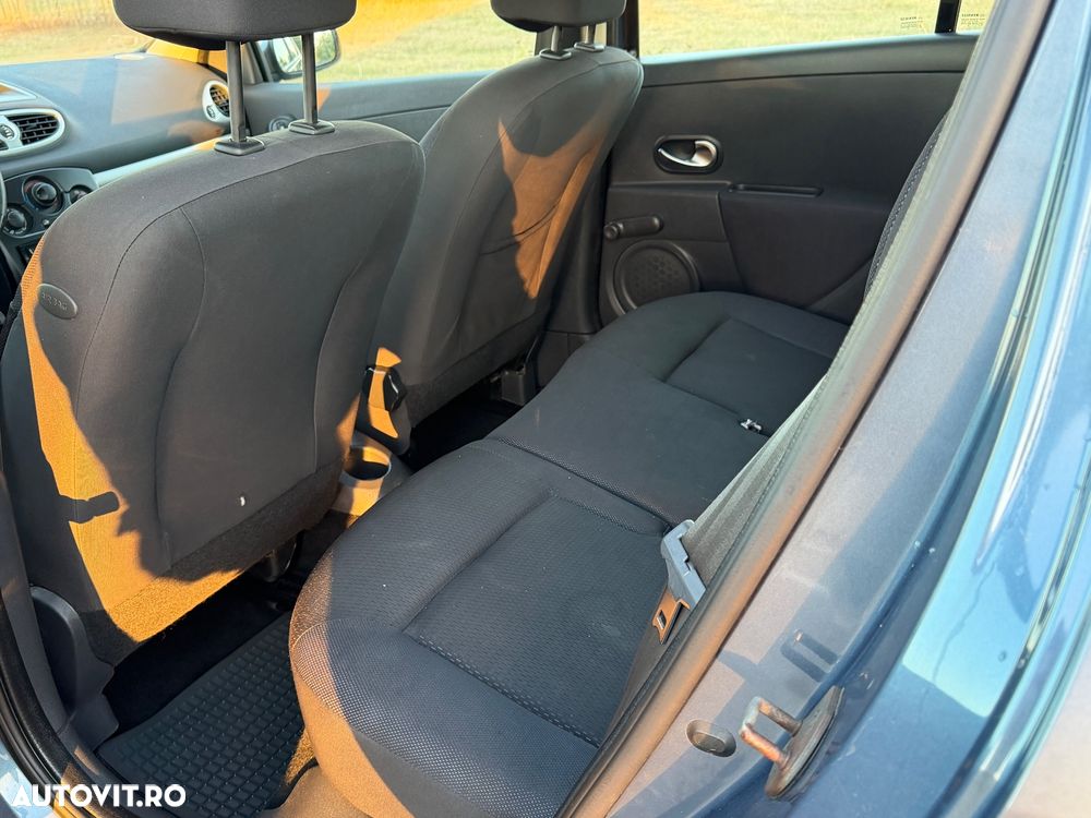 Renault Clio - 6