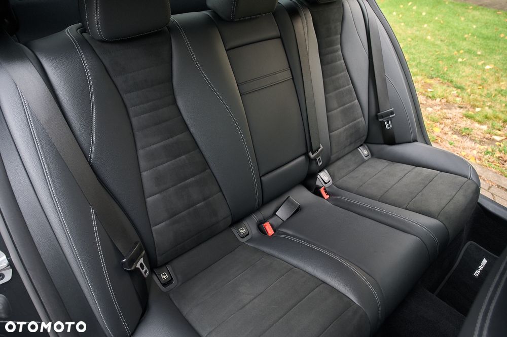 Mercedes-Benz Klasa E 200 4-Matic AMG - 25