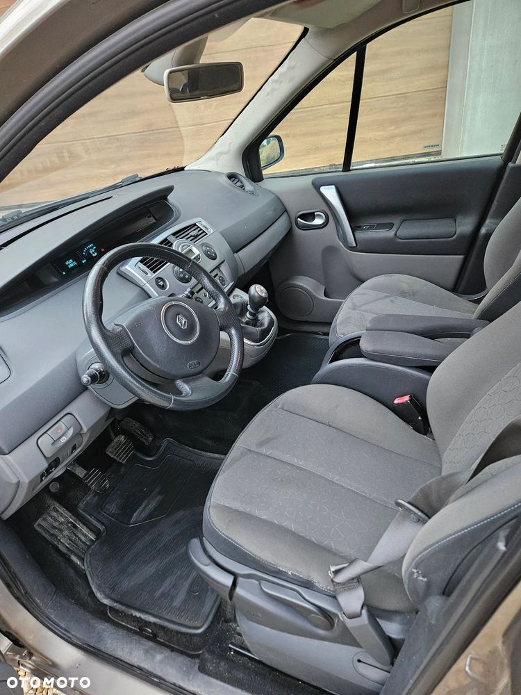 Renault Scenic 1.5 dCi Emotion - 7
