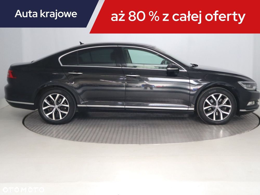 Volkswagen Passat - 8
