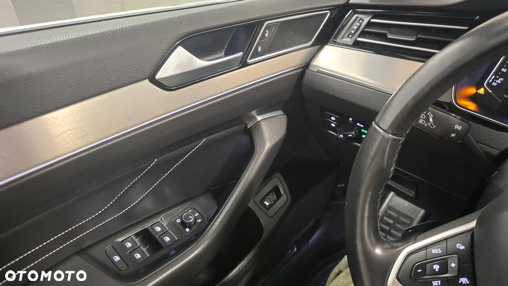 Volkswagen Passat - 18
