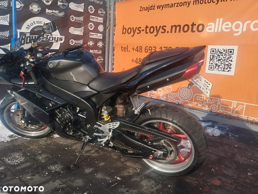 Yamaha R1 - 3