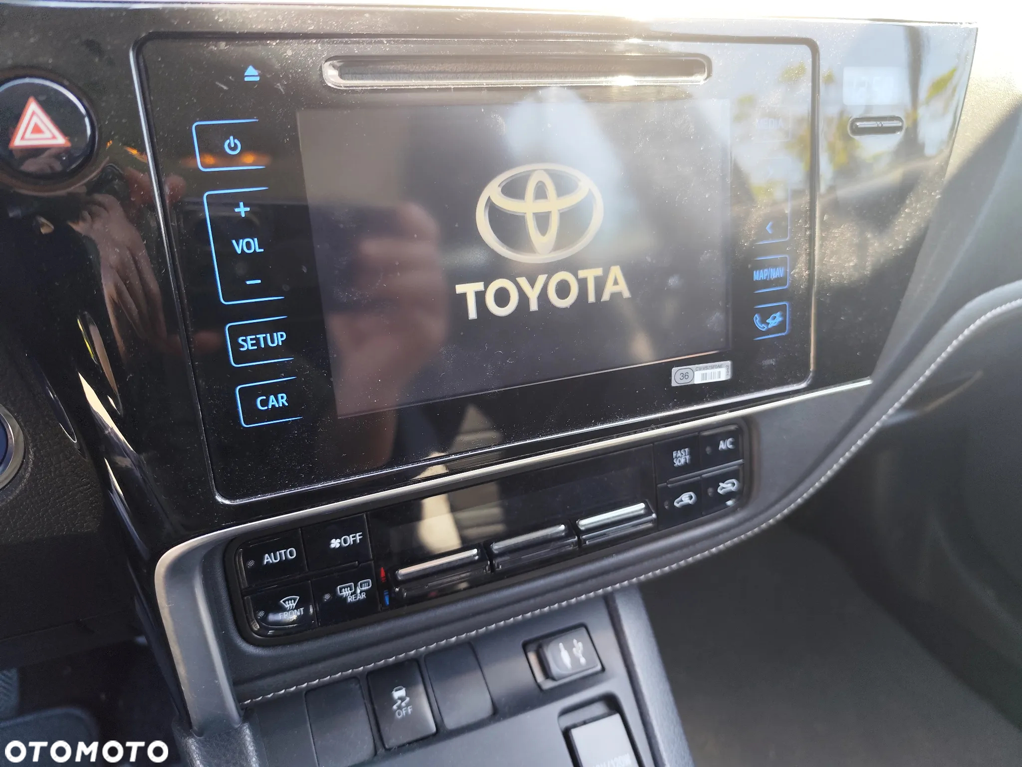 Toyota Auris 1.8 HSD Sol - 20