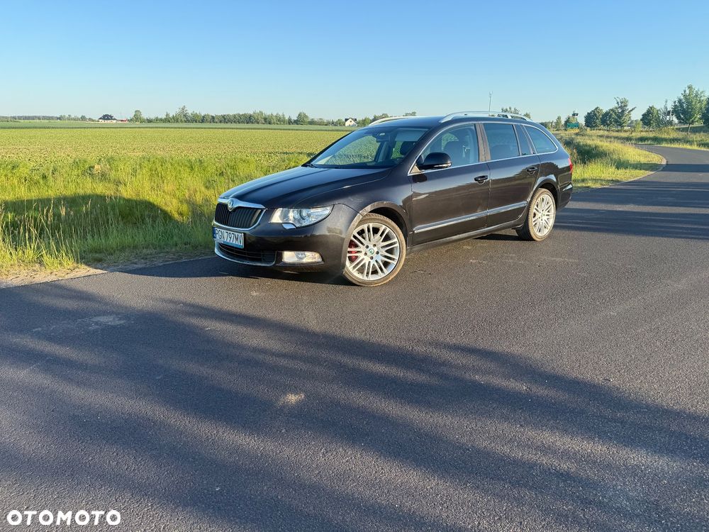 Skoda Superb 2.0 TDI DSG Exclusive - 1
