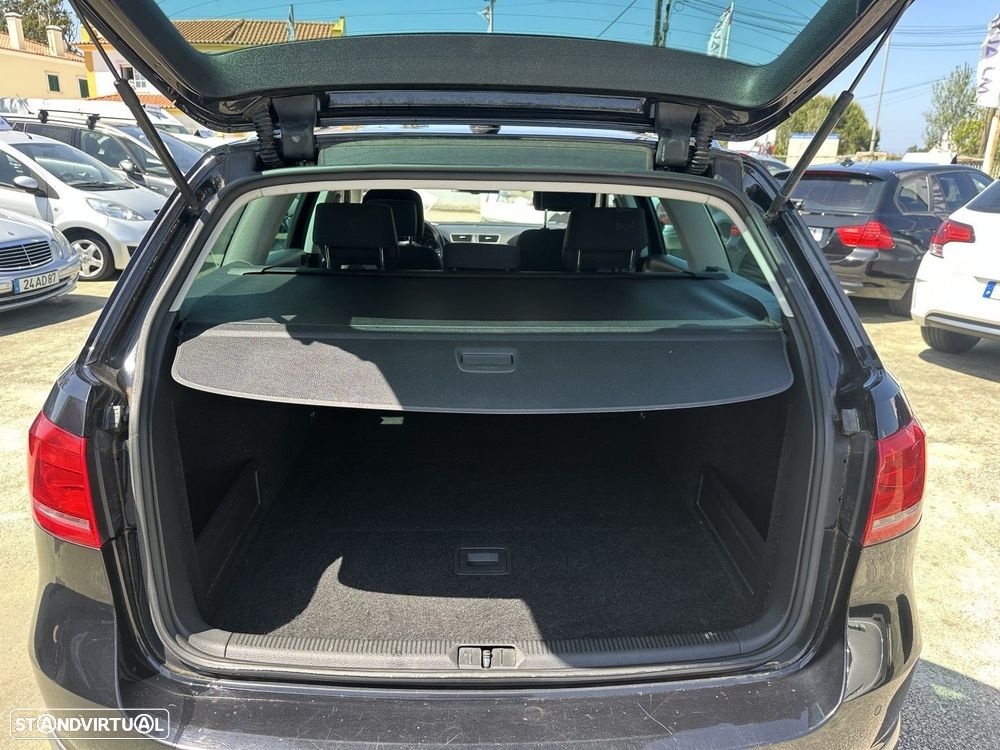 VW Passat Variant 1.6 TDI BlueMotion Highline - 8