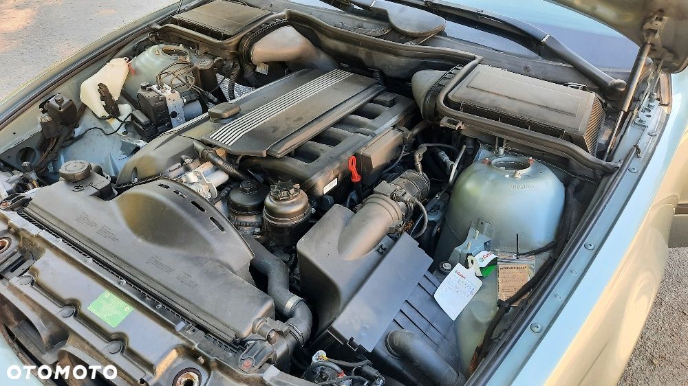 BMW Seria 5 525i - 24