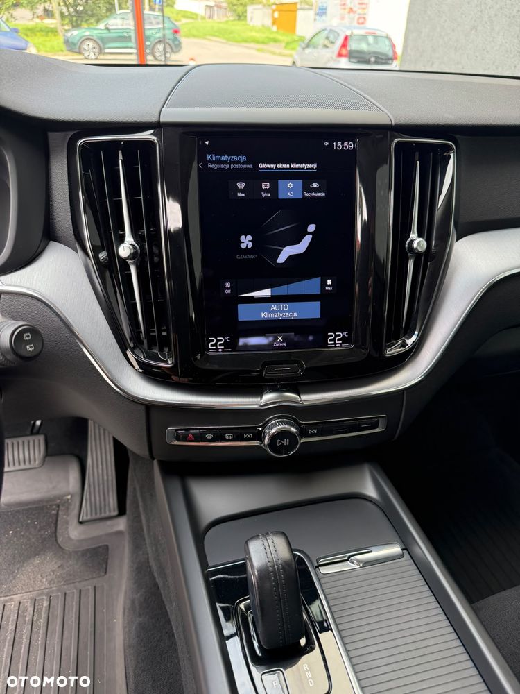 Volvo XC 60 B5 B AWD Momentum Pro - 16