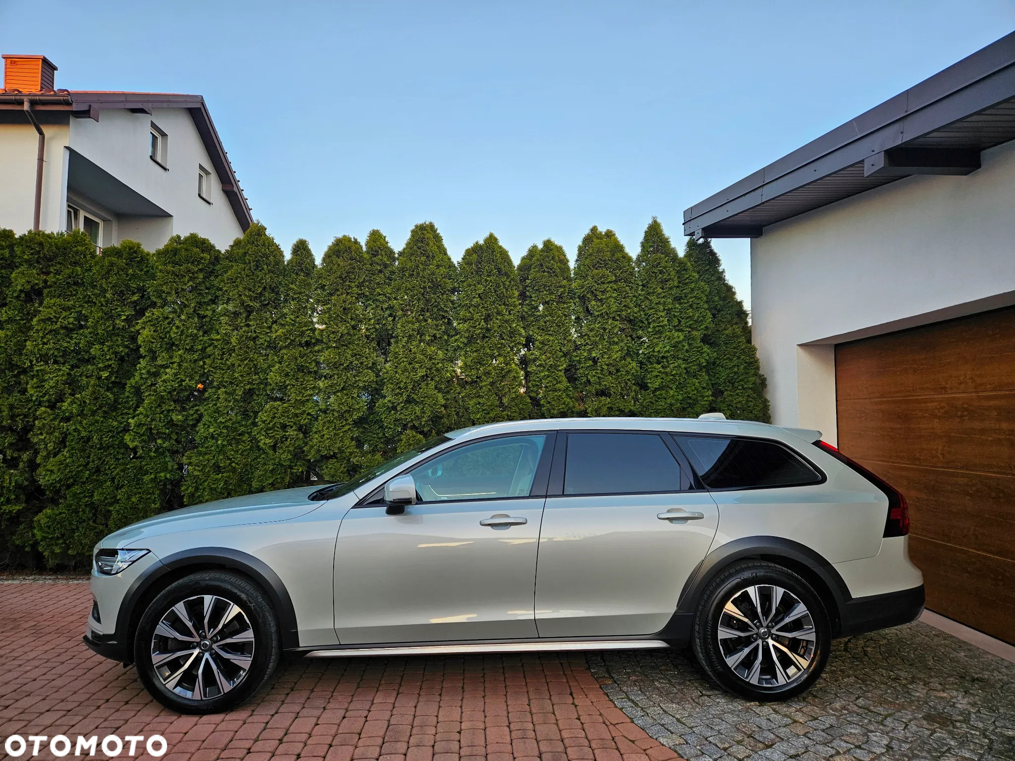 Volvo V90 Cross Country - 10