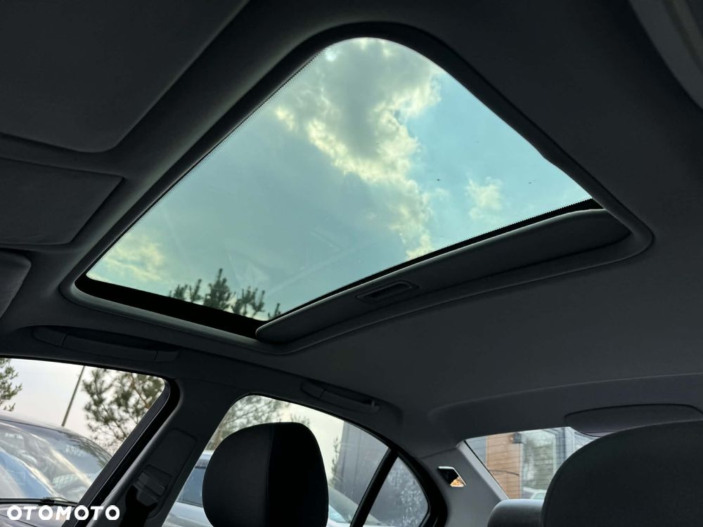 BMW Seria 3 318i - 12