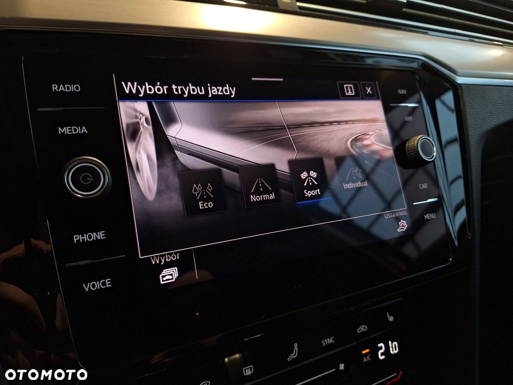 Volkswagen Passat 2.0 TSI Elegance DSG - 36