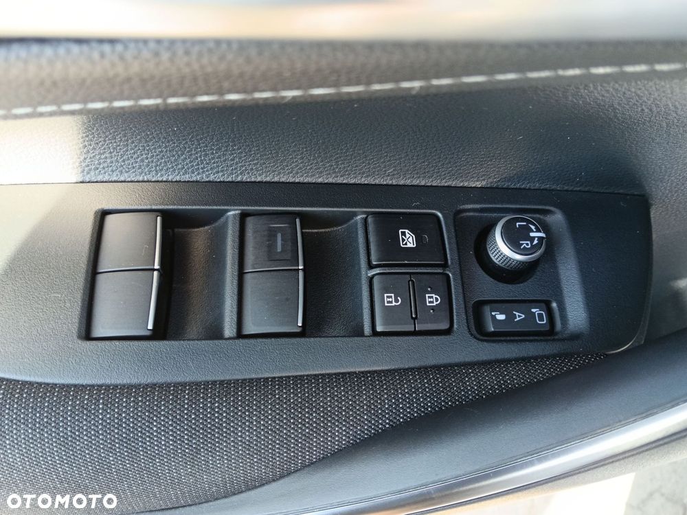Toyota Corolla 1.8 Hybrid Comfort - 17