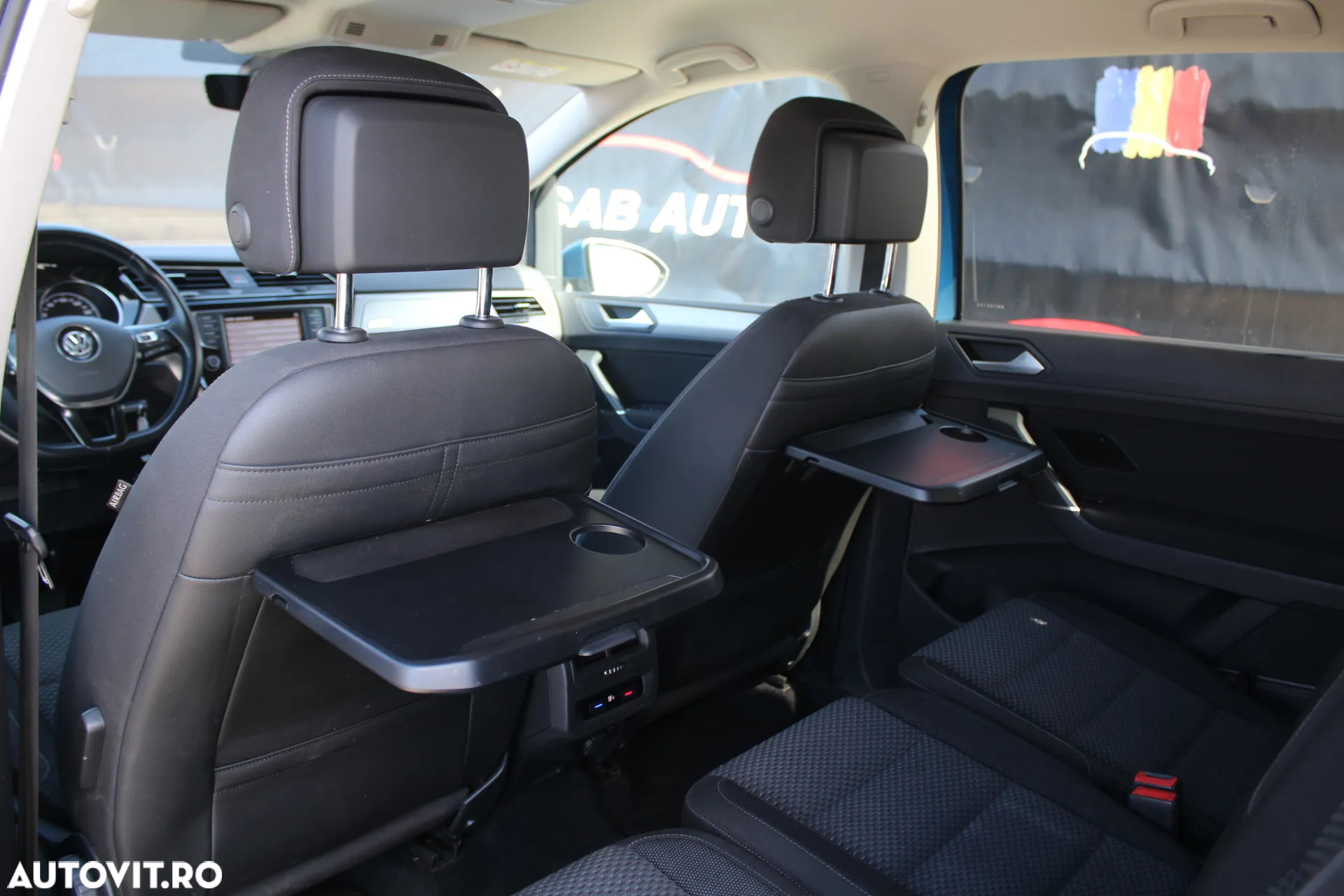 Volkswagen Touran 1.6 TDI SCR BlueMotion Technology DSG Comfortline - 20