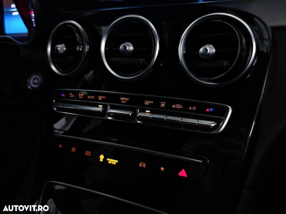 Mercedes-Benz GLC 300 e 4MATIC - 16