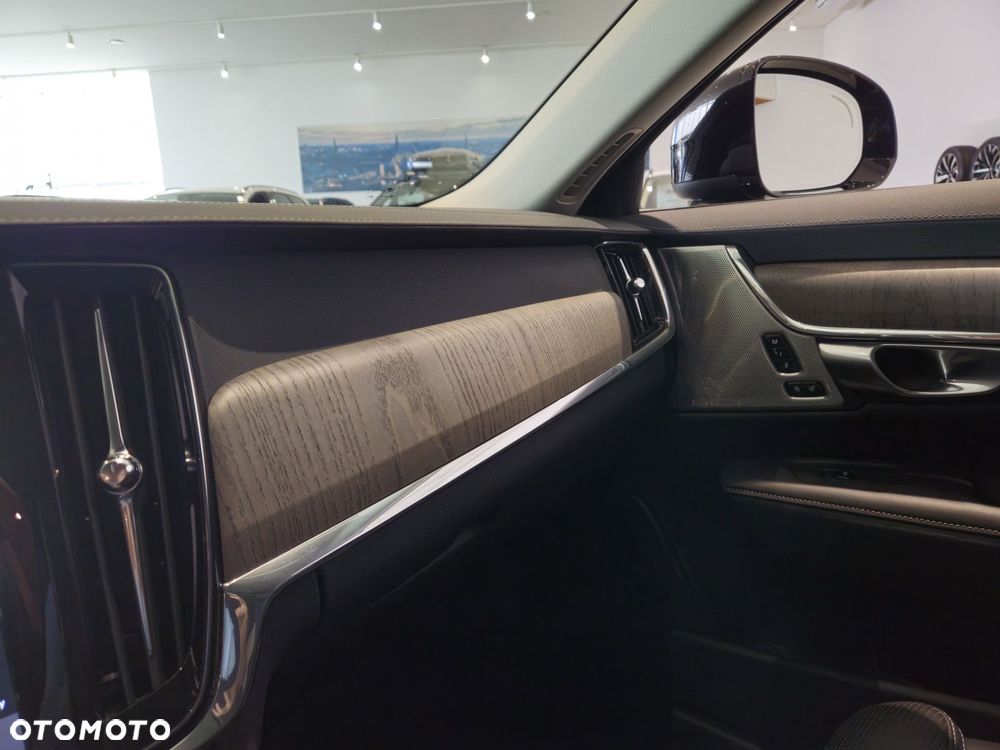 Volvo V90 Cross Country - 29