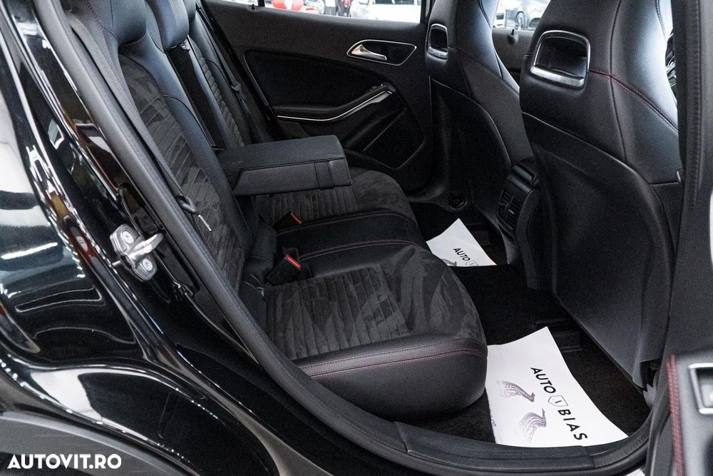 Mercedes-Benz GLA 180 7G-DCT AMG Line - 9