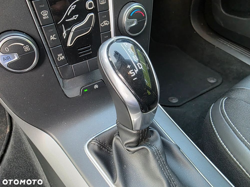 Volvo V40 D2 Geartronic Linje Svart - 19