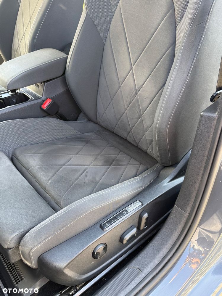 Volkswagen Golf 1.5 eTSI EVO Style DSG - 5