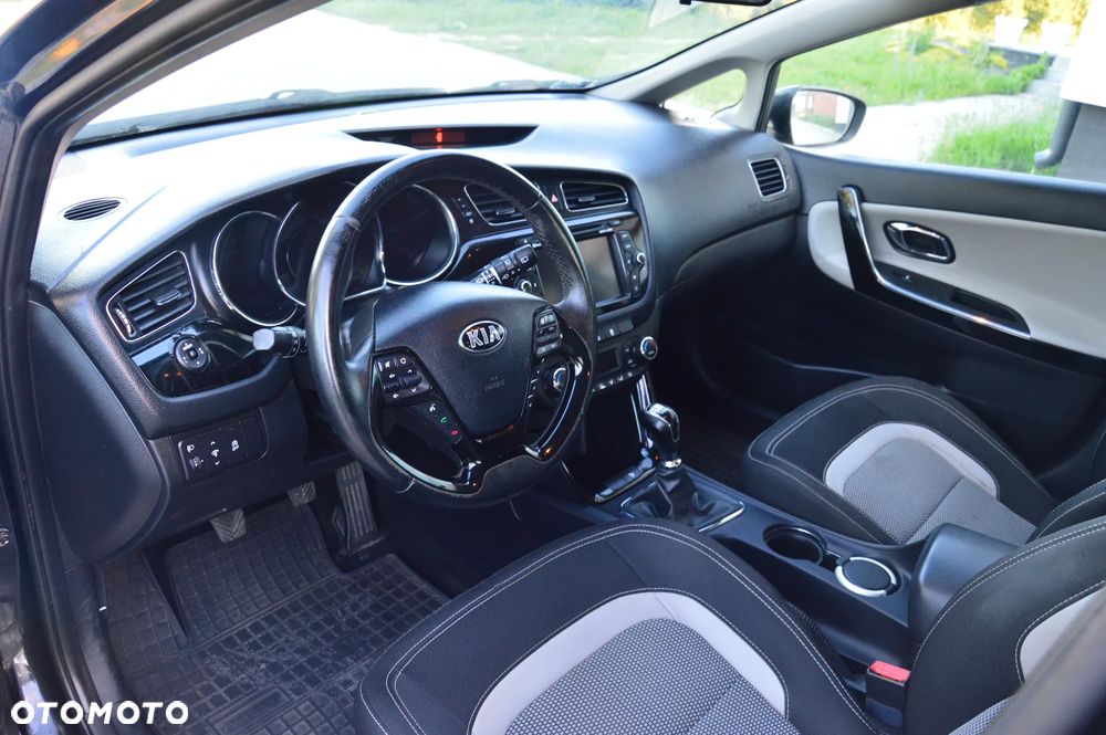 Kia Ceed - 23