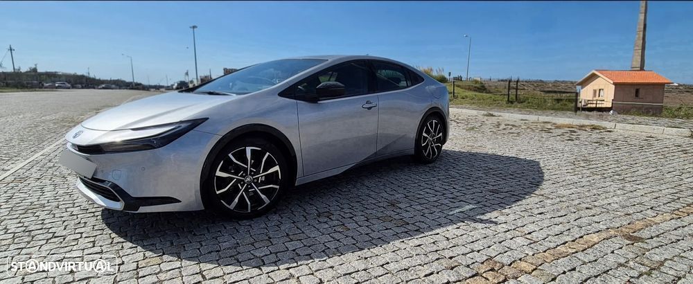 Toyota Prius 2.0 Plug-in Luxury - 8