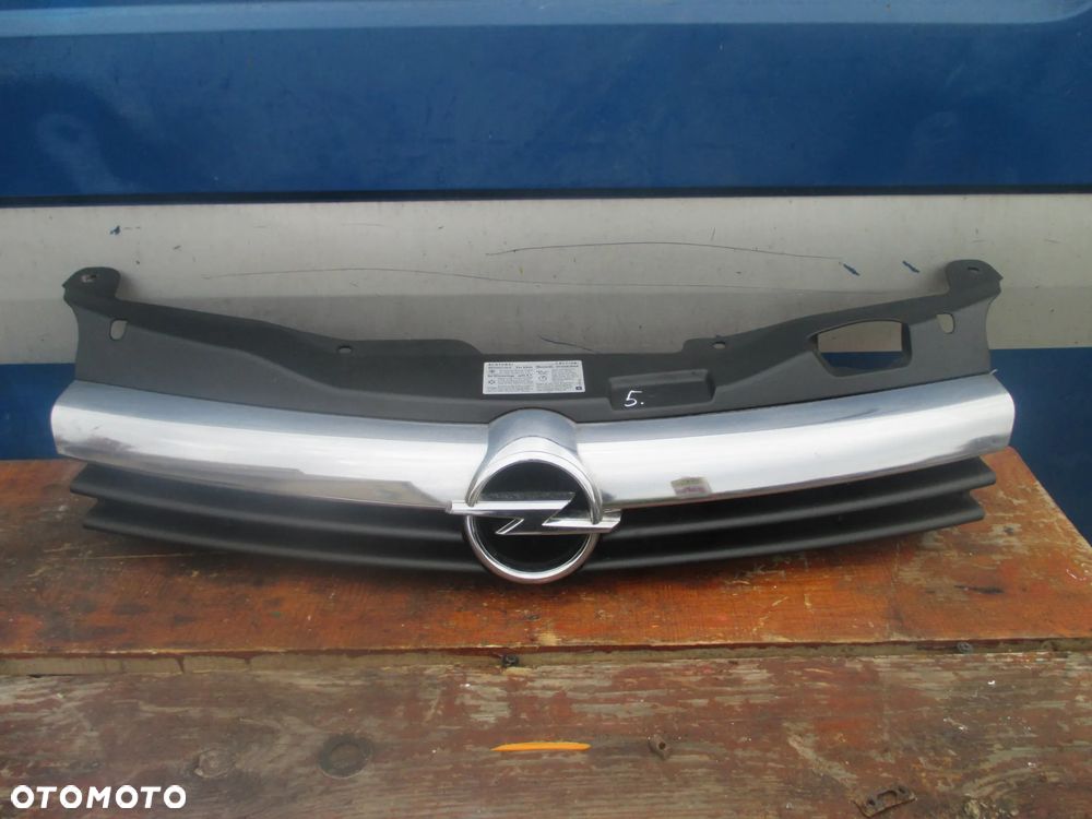 Grill atrapa ASTRA 3 H - 1