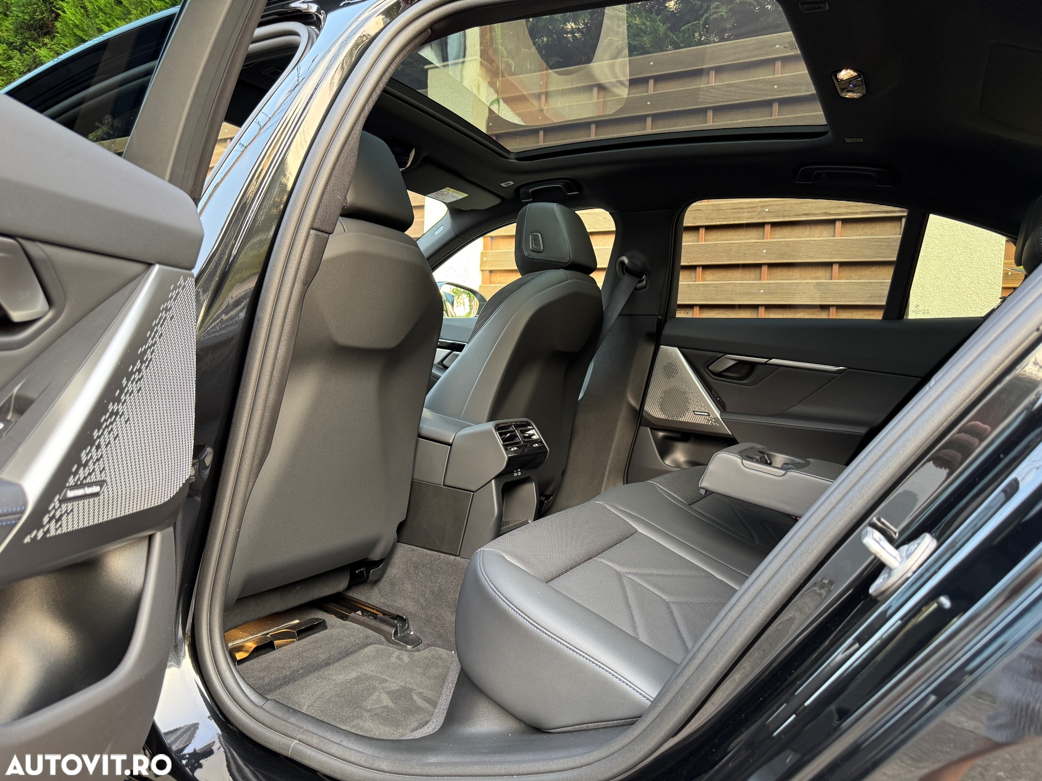 BMW Seria 5 520i AT MHEV - 16