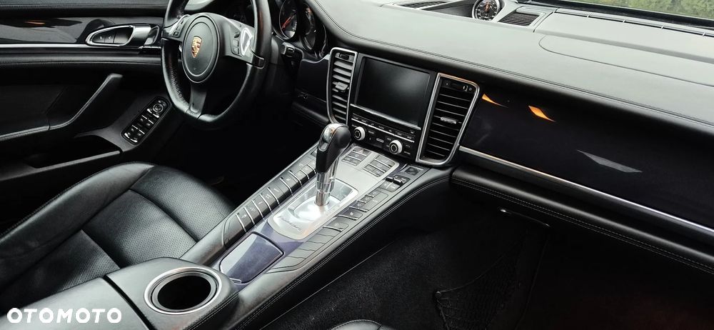 Porsche Panamera Platinum Edition - 25