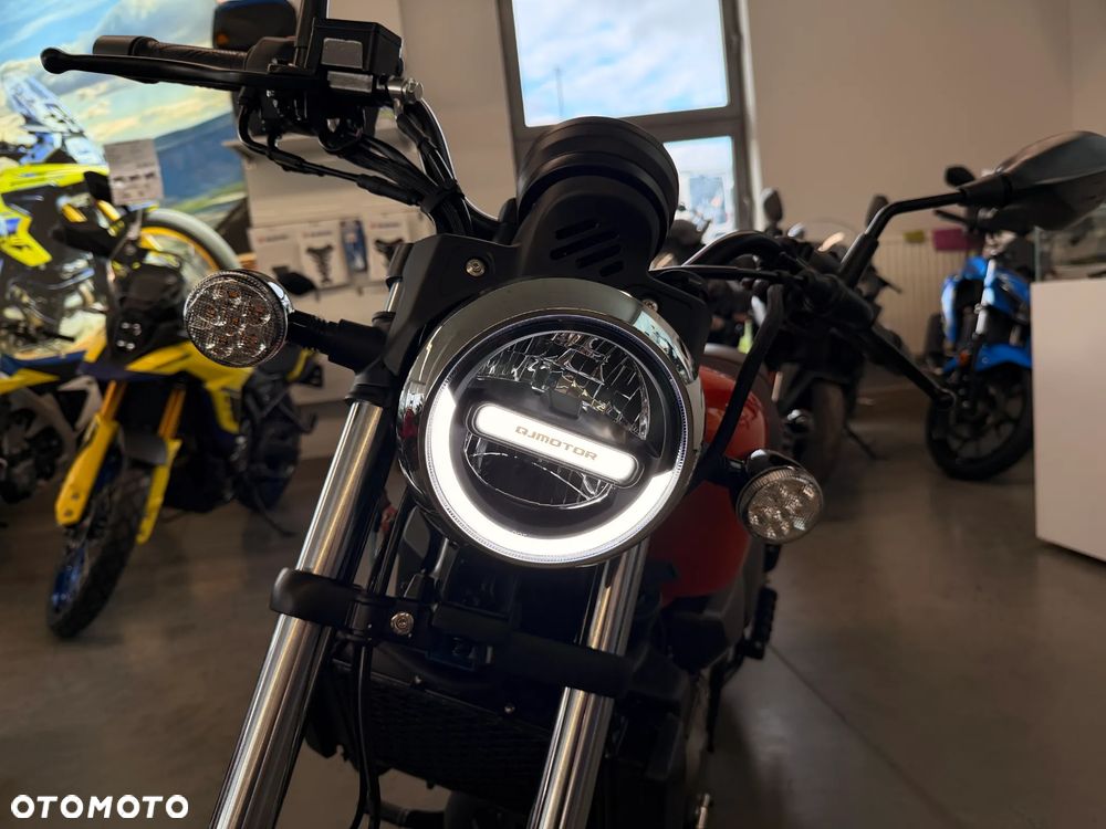 QJMOTOR SRV 125 - 10