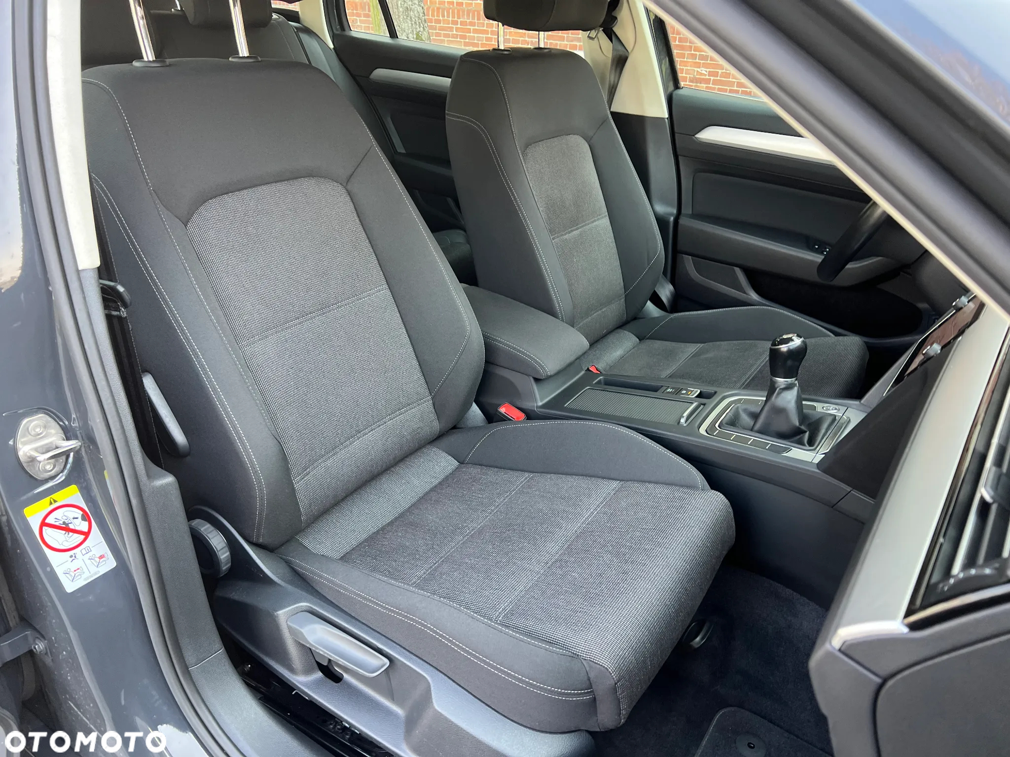 Volkswagen Passat 2.0 TDI BMT Comfortline - 24