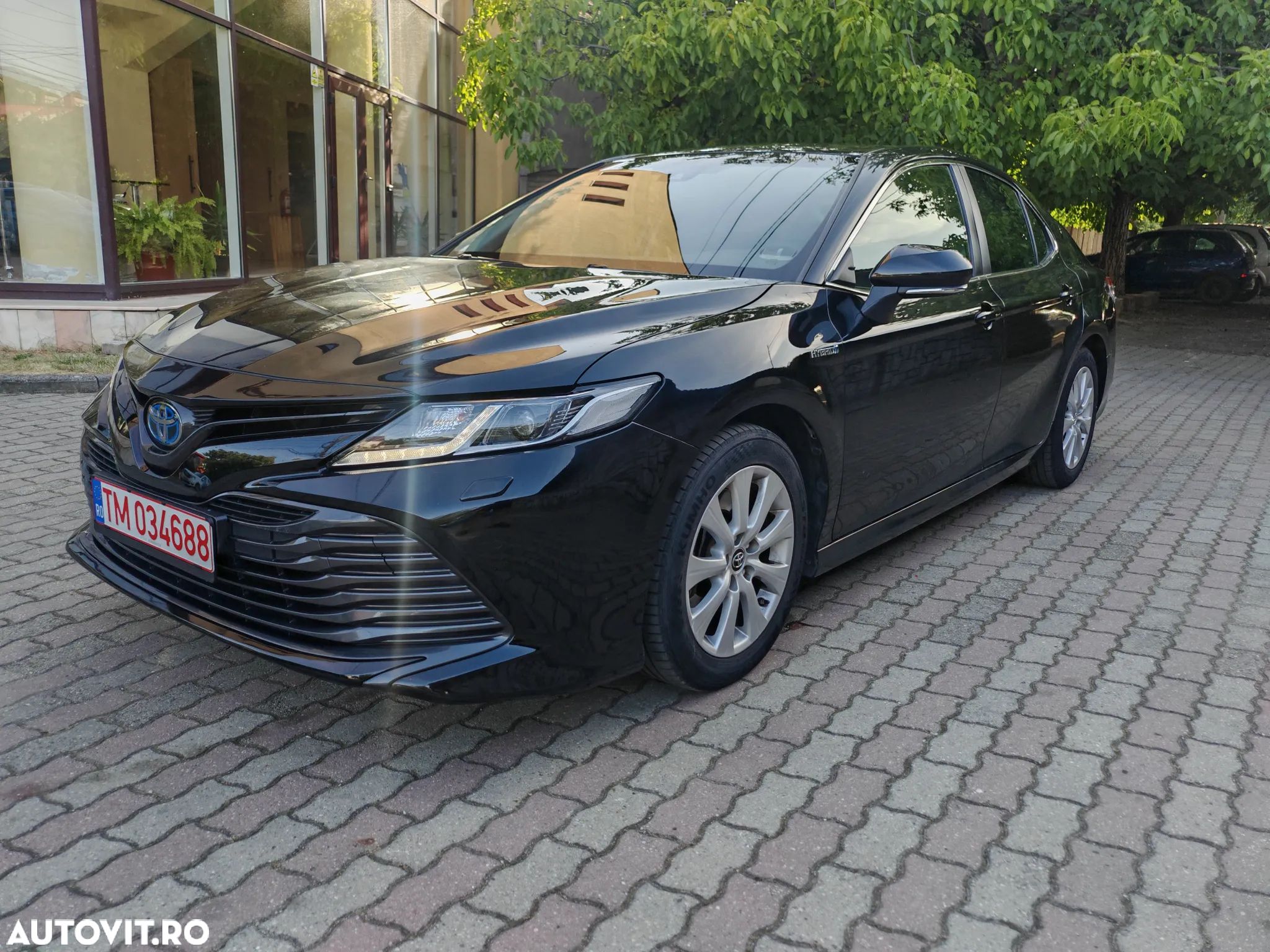 Toyota Camry 2.5 Hybrid Business - 1