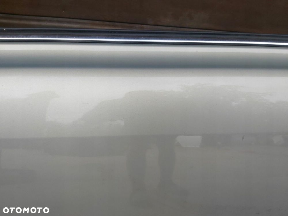 TOYOTA Avensis T25 03-08 r drzwi lewy przód lewe przednie 6T1 - 2