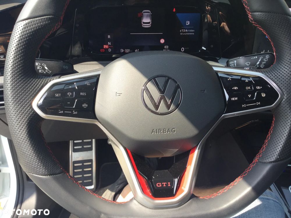 Volkswagen Golf - 23