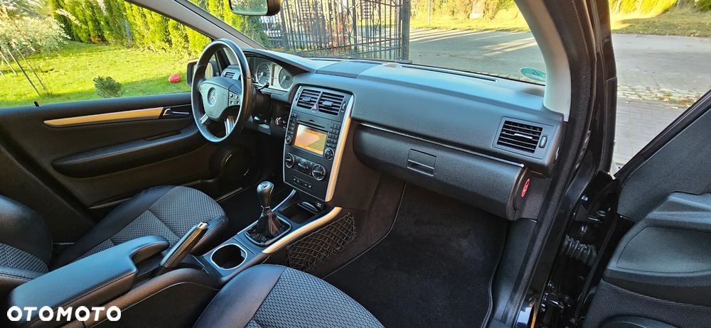 Mercedes-Benz Klasa B 180 BlueEffICIENCY - 12