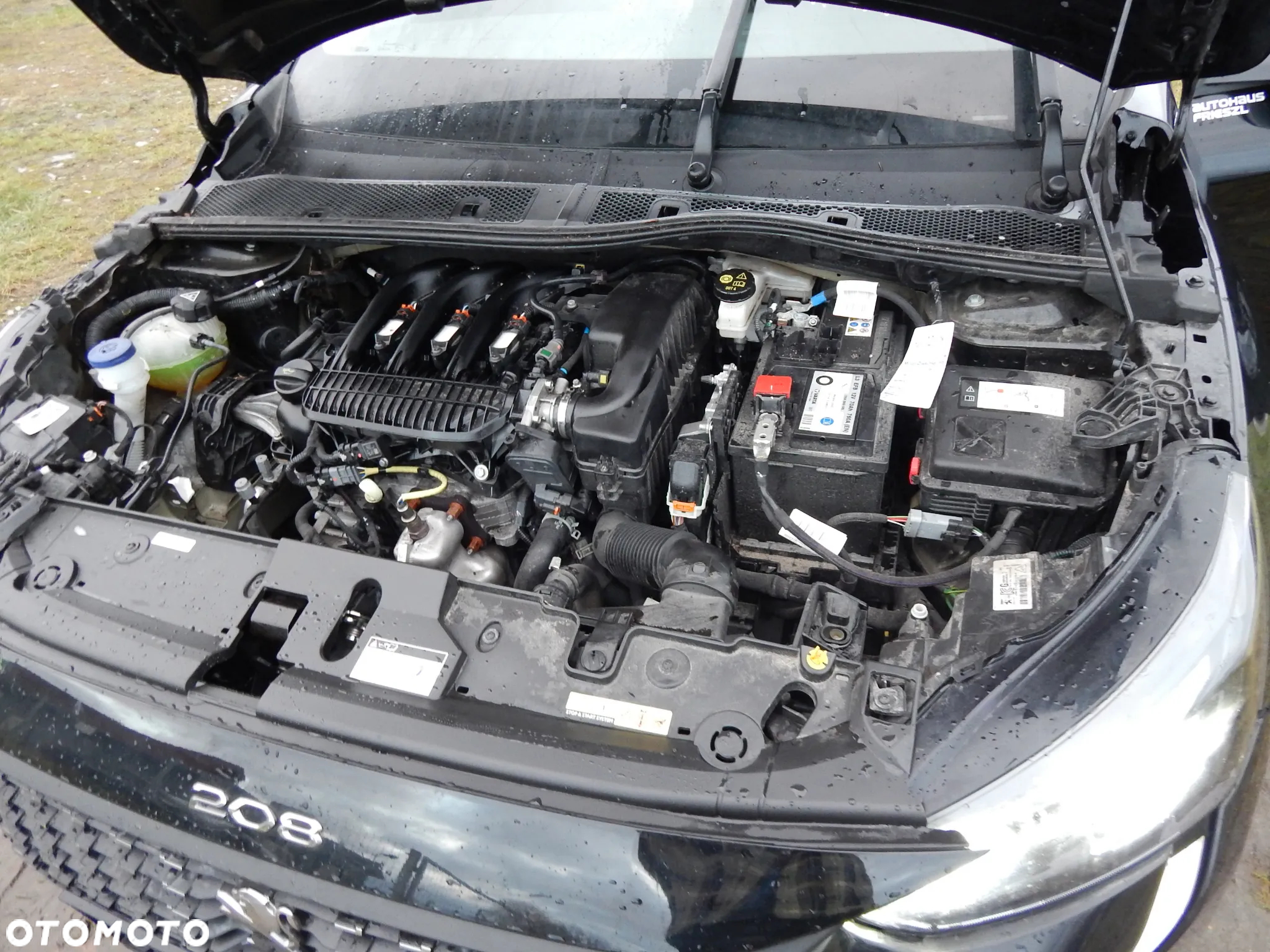 Peugeot 208 - 17