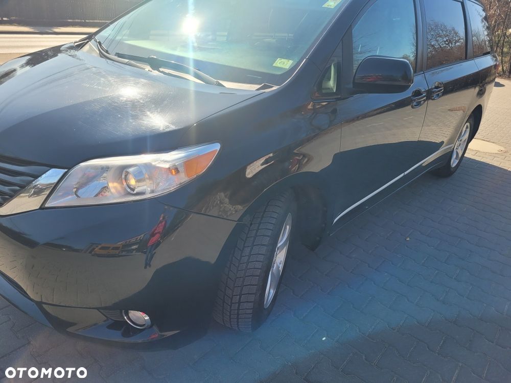 Toyota Sienna 3.5 V6 - 2