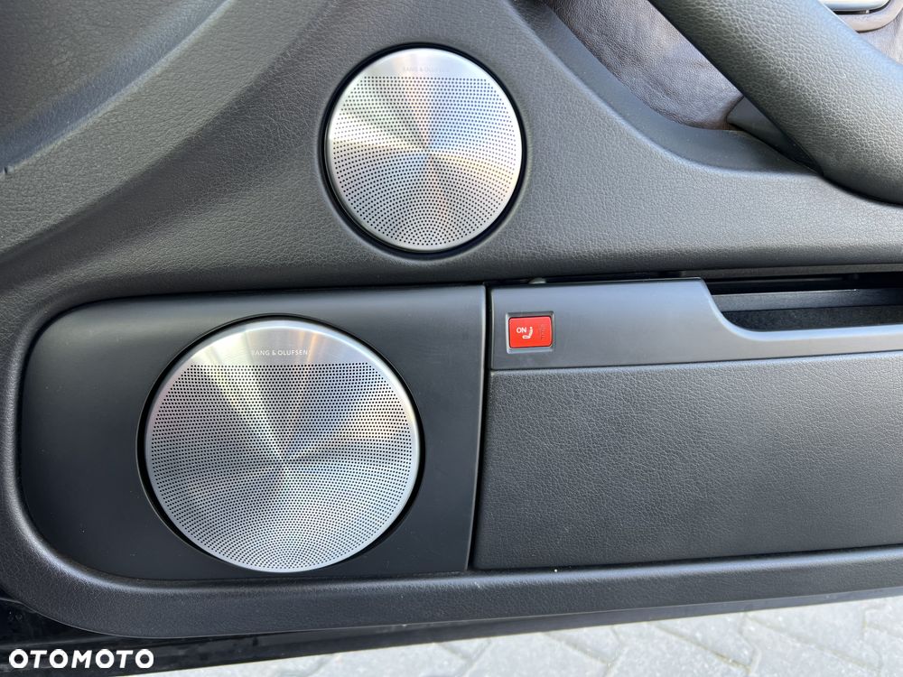 Audi A8 4.2 L Quattro - 17