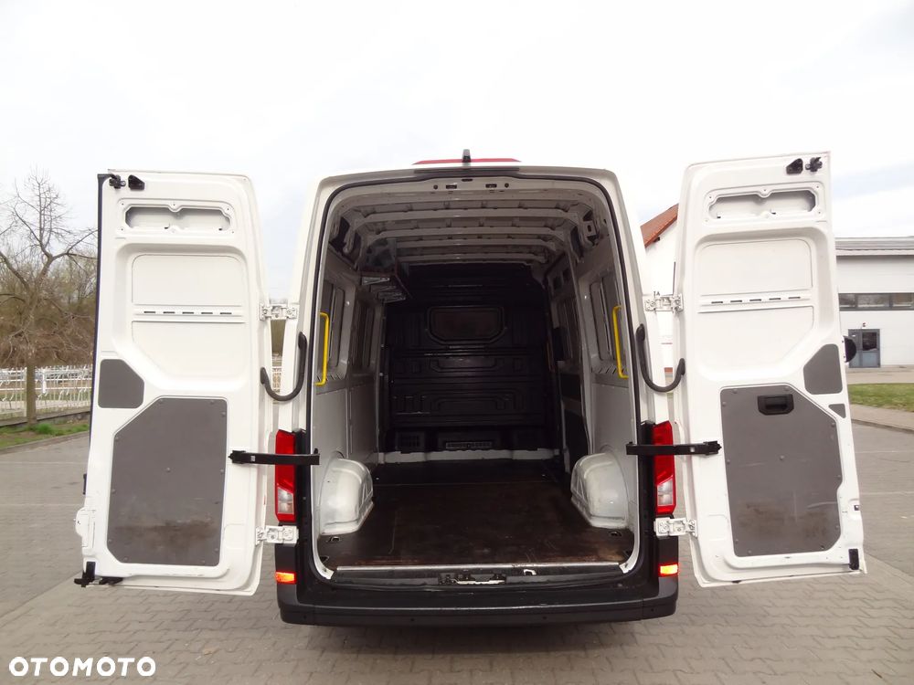 Volkswagen Crafter 2 L2H2 Furgon 35 Średni - 15