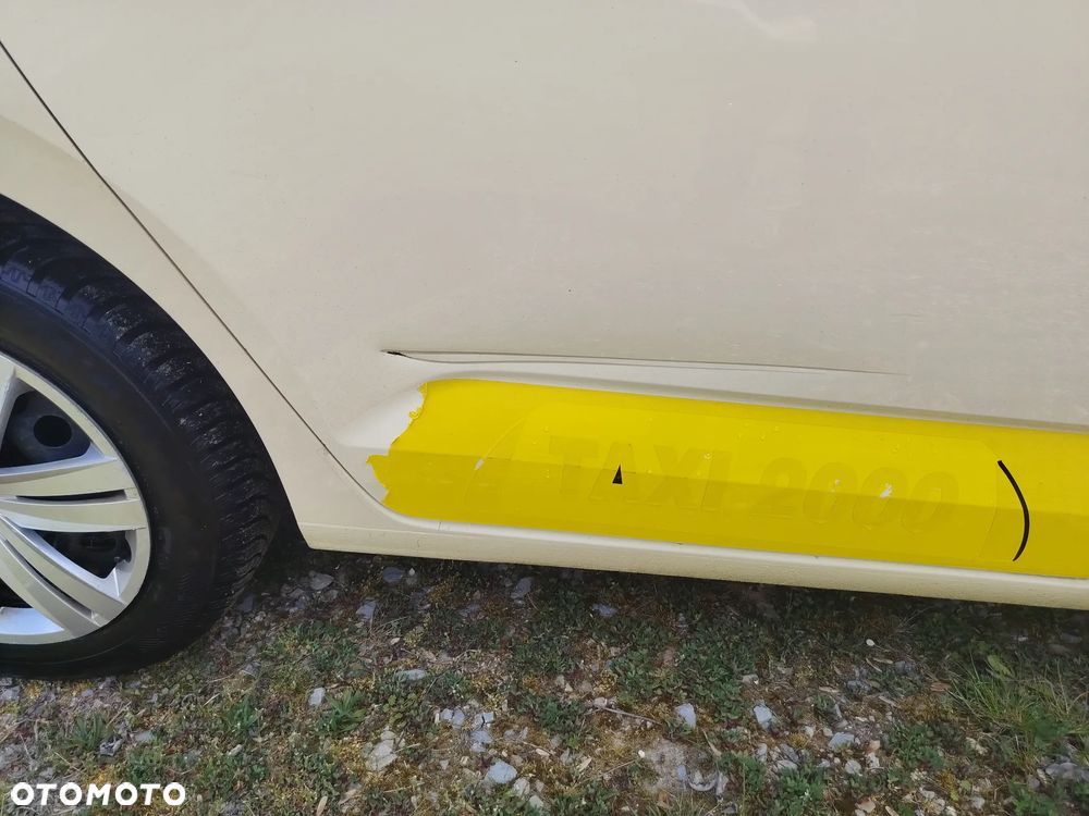 Volkswagen Touran - 13