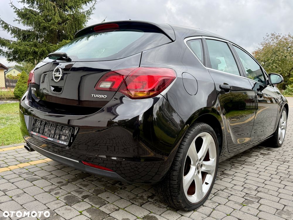 Opel Astra 1.4 Turbo - 11