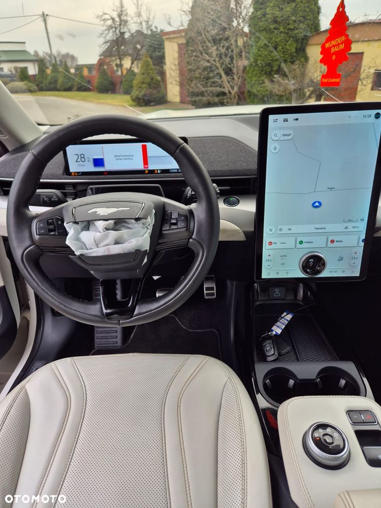 Ford Mustang Mach-E - 19