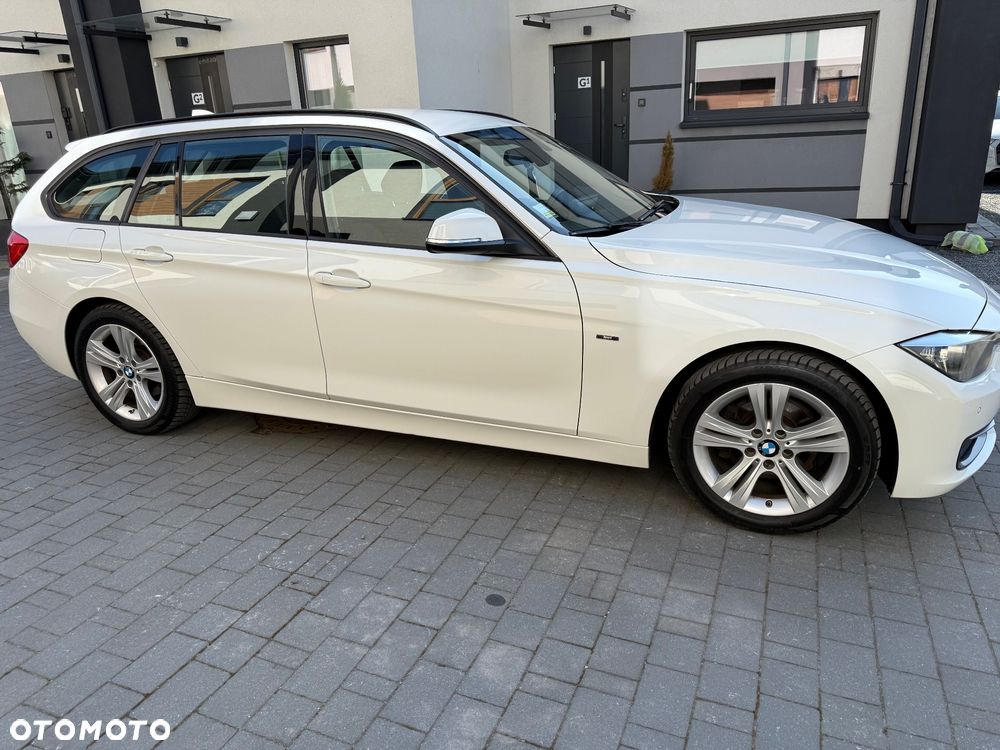 BMW Seria 3 320d Sport Line - 3