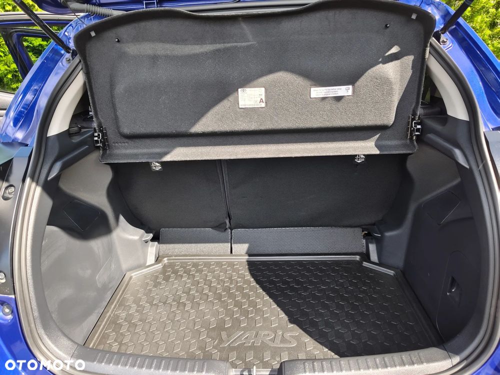 Toyota Yaris - 10