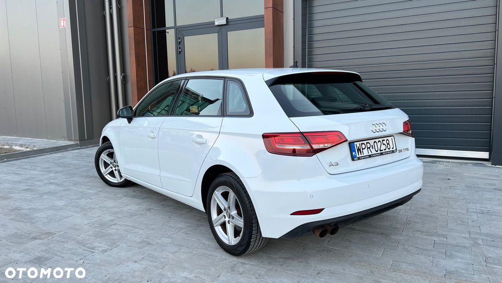 Audi A3 Sportback 1.5 TFSI S tronic - 4