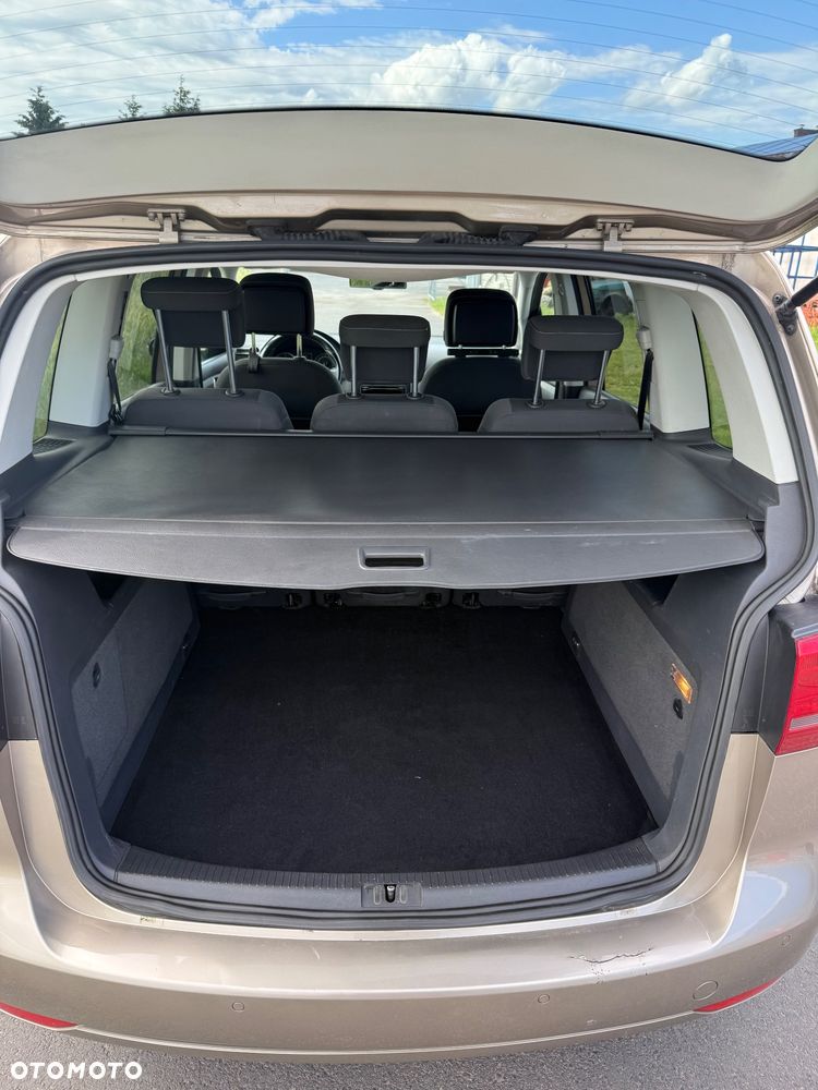 Volkswagen Touran 2.0 TDI DPF BlueMotion Technology MATCH - 10