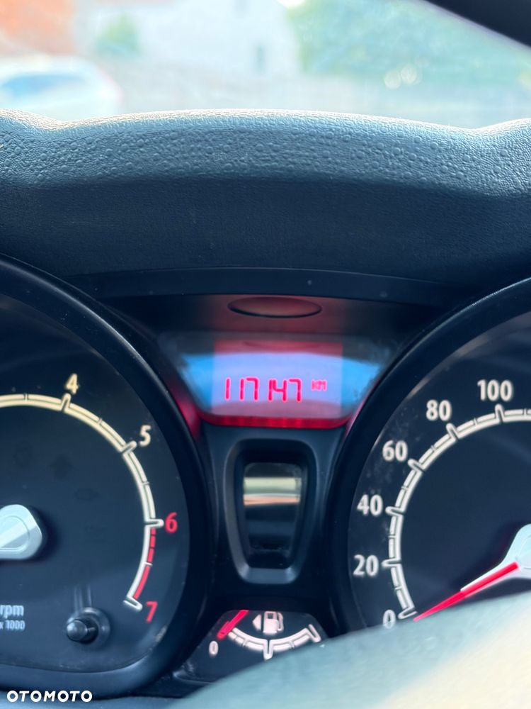 Ford Fiesta - 15