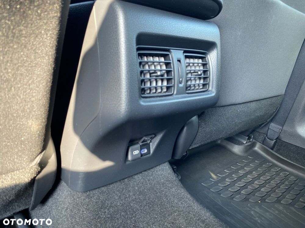 Toyota Camry 2.5 Hybrid Comfort CVT - 28