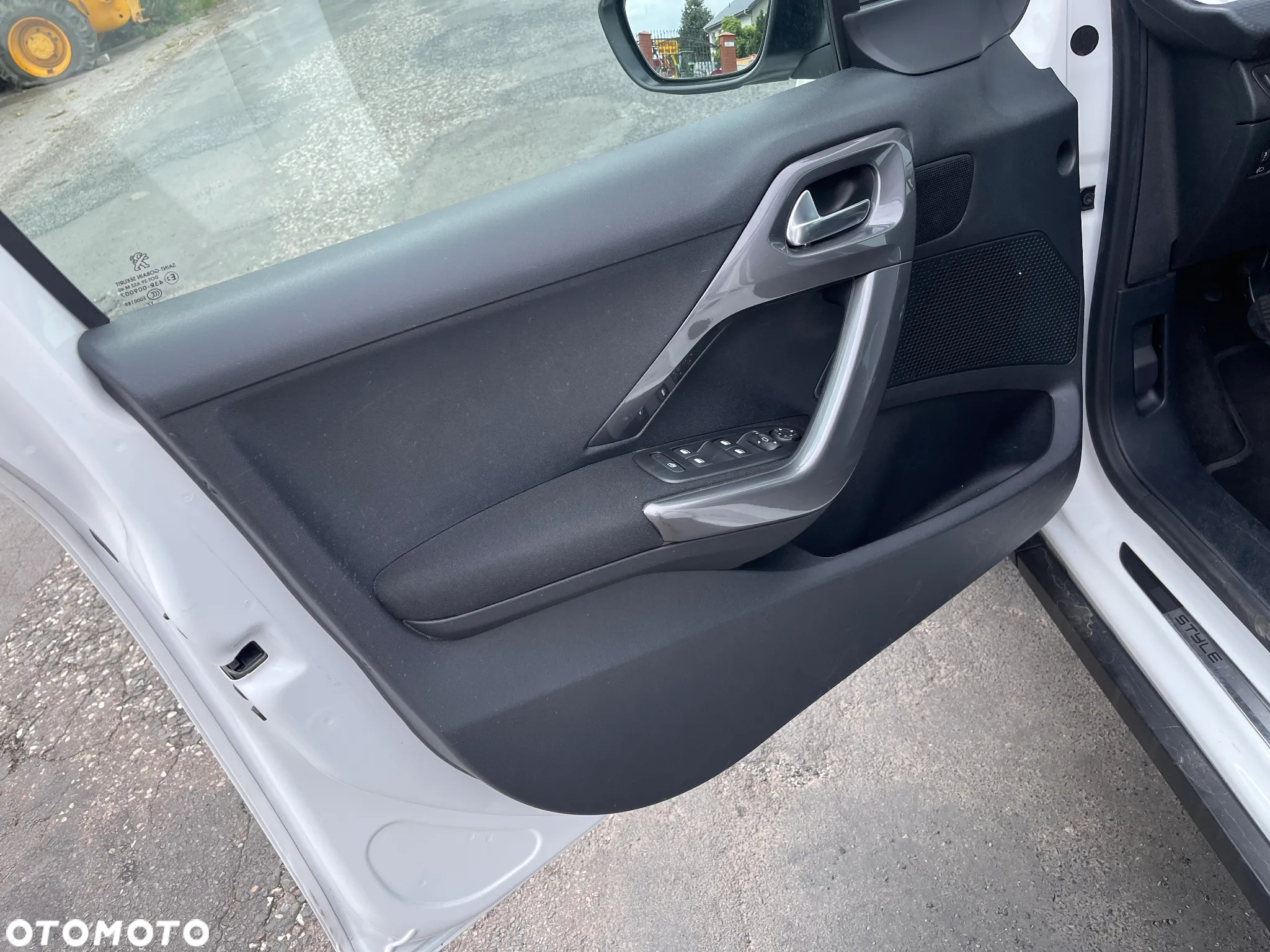 Peugeot 2008 1.2 Pure Tech Style - 17
