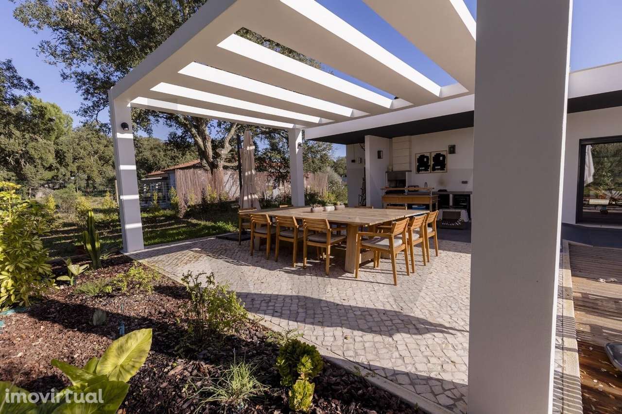 Moradia T4 | Lote 1040m2 I Abc 365,13 m2 I Piscina - Santo Estevão - Grande imagem: 3/27