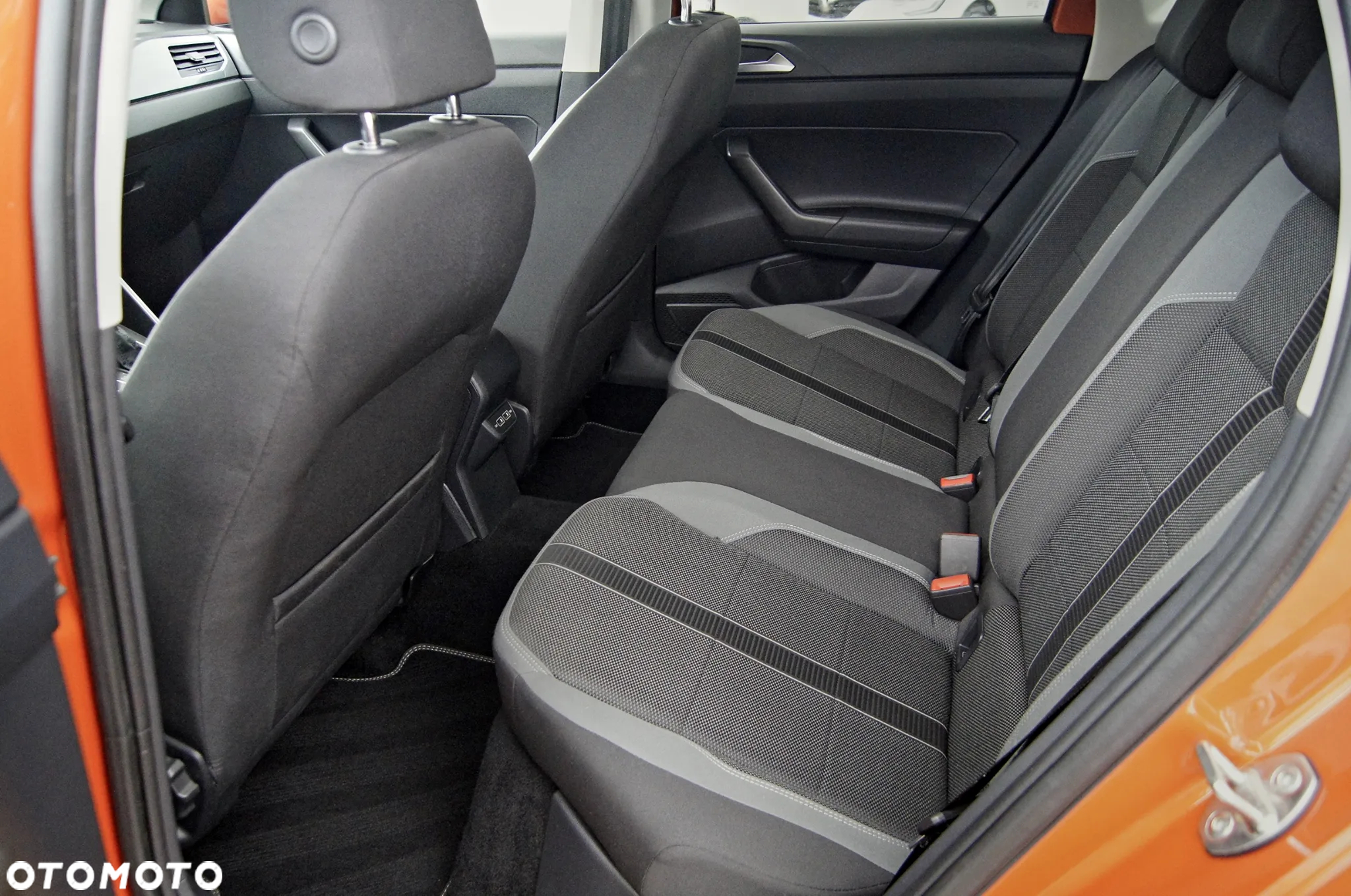 Volkswagen Polo 1.0 TSI R-Line DSG - 9