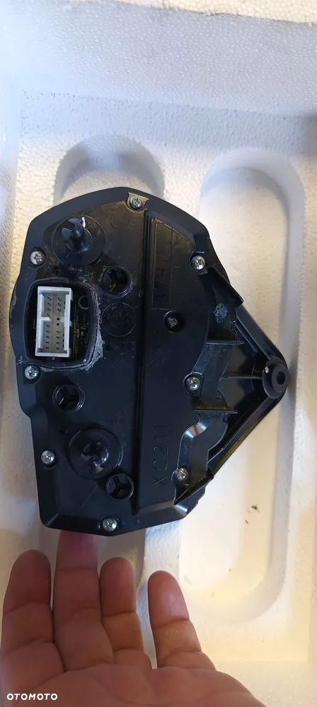 SUZUKI GSX-R 600 750 K8 K9 L0 LICZNIK ZEGARY - 6